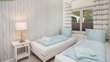 3 Schlafzimmer, Reisekinderbett, kostenloses WLAN, Bettwäsche