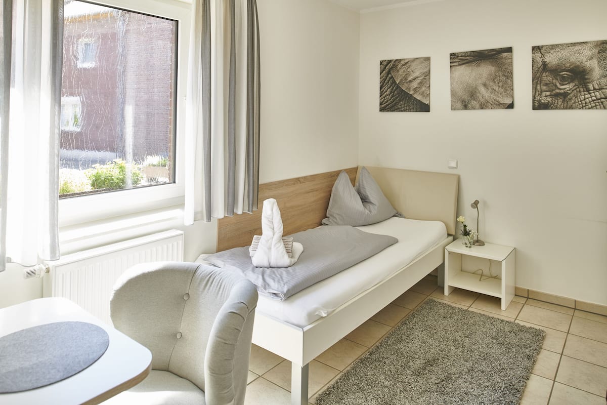 Standard Single Room | Hypo-allergenic bedding, individually decorated, individually furnished