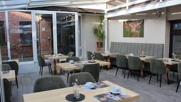 Daily buffet breakfast for a fee