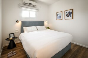 2 عدّة غرف نوم وملاءات أسرّة