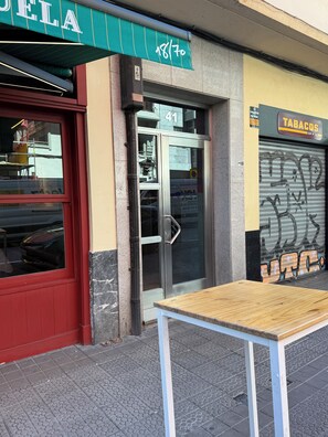 Outdoor dining - APARTAMENTO  NUEVO, LUJOSO, CENTRO DE BILBAO. (Bilbo)