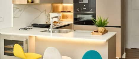 Fridge, microwave, oven, stovetop