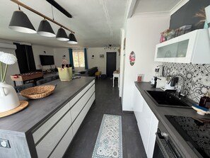 Kühlschrank, Ofen, Herdplatte, Geschirrspüler