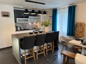 Kühlschrank, Ofen, Herdplatte, Geschirrspüler