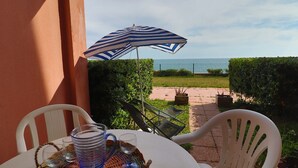 Outdoor dining - Studio in Sète with terrace, sea view and parking (Sète)
