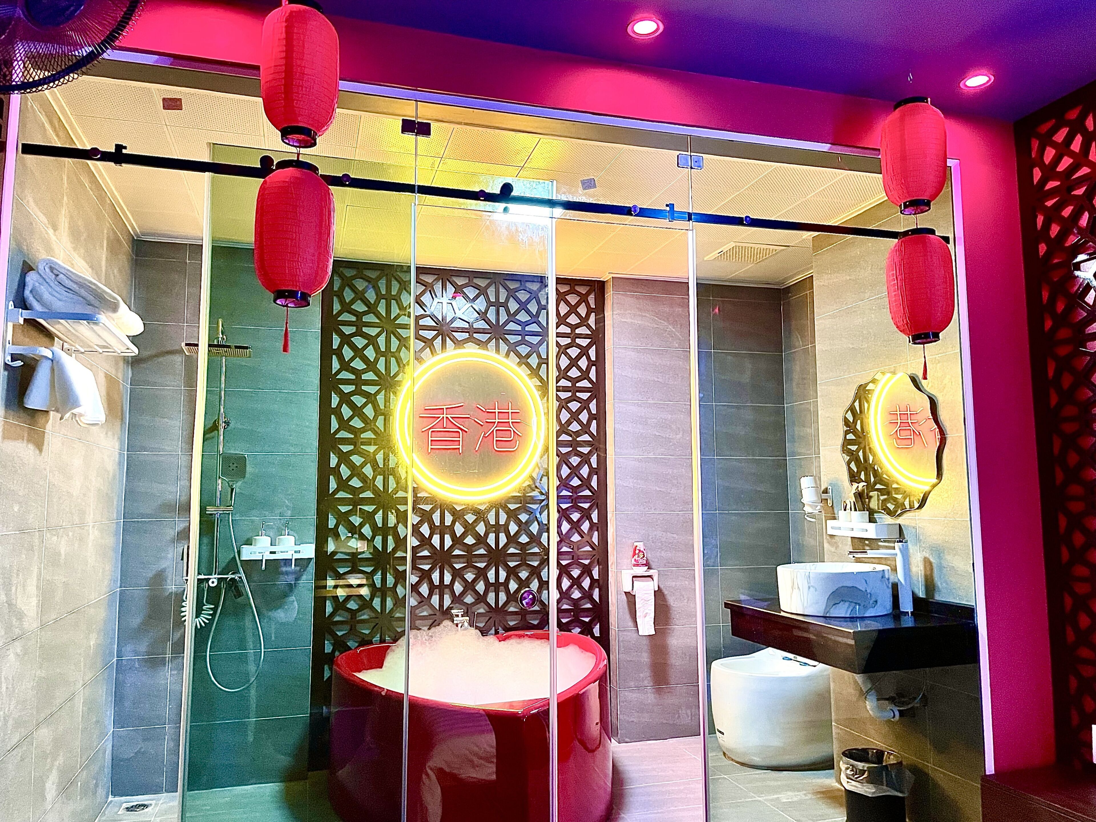 Design Double Room | Bathroom