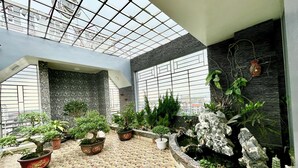 شرفة على السطح