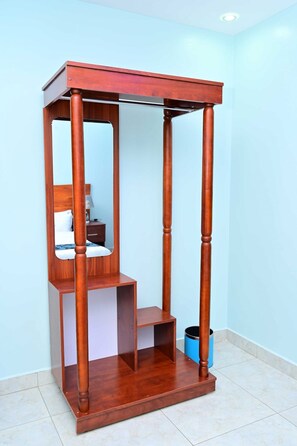 1 bedroom, WiFi, bed sheets - BLUE STAR EXPRESS HOTEL Kampala - Entebbe Rd, Kampala (Kampala)