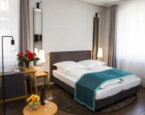 Premium bedding, in-room safe, desk, laptop workspace - Hotel am Markt (Wipperfuerth)