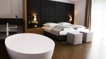 Premium bedding, in-room safe, desk, laptop workspace