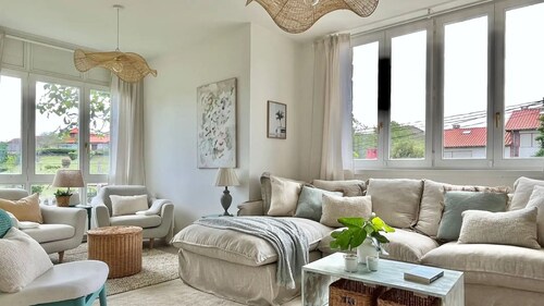 Cala Berellín: Un Refugio de Ensueño al Lado de uno de los Tesoros de Cantabria