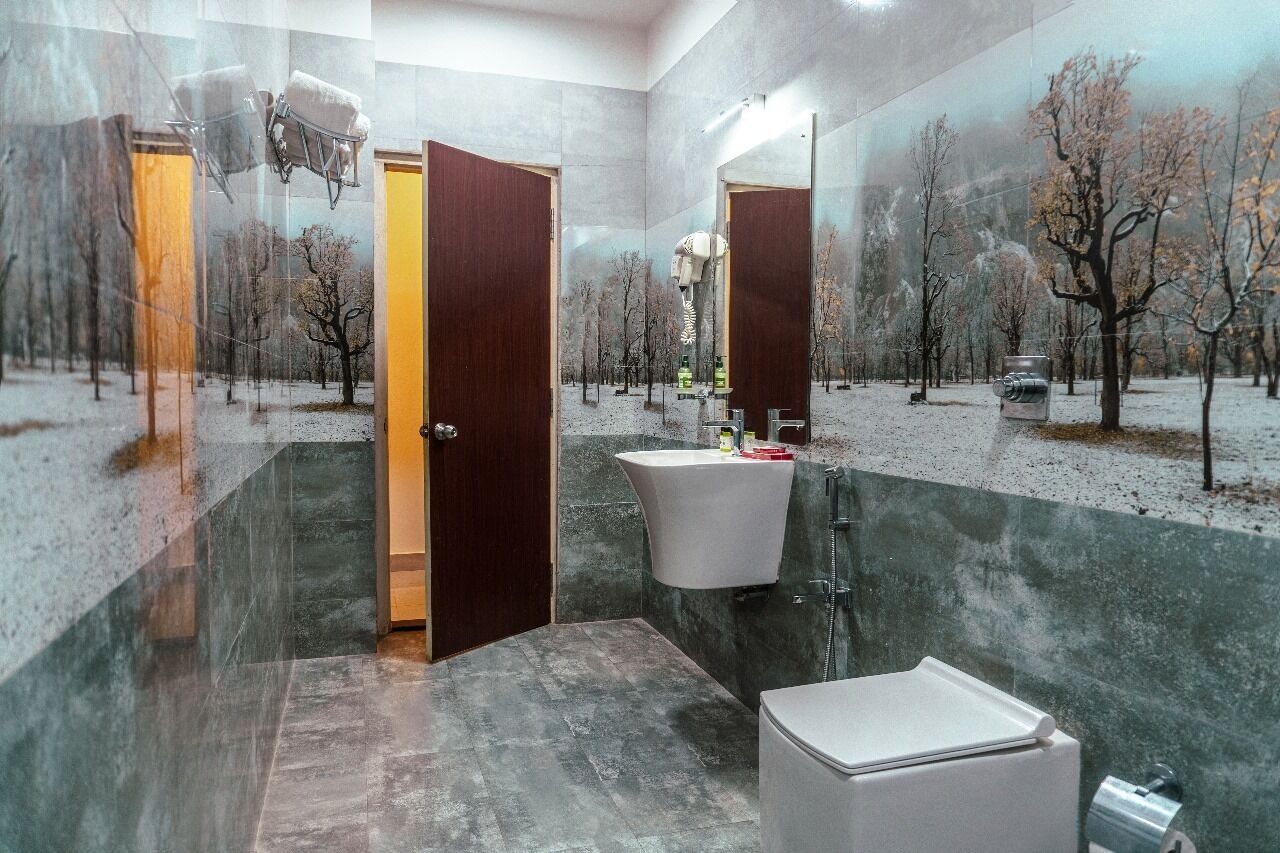 淋浴设施、大花洒淋浴喷头、毛巾