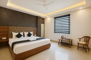 Deluxe Double Room | Premium bedding, soundproofing, iron/ironing board, free WiFi