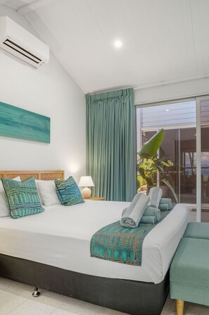 1 bedroom, iron/ironing board, internet, bed sheets