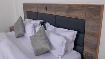 Standard Double Room | Desk, laptop workspace, free WiFi, bed sheets