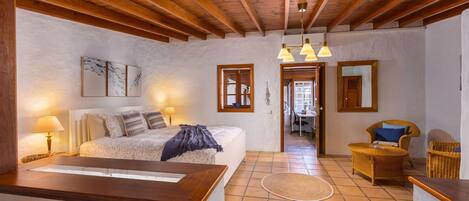 3 soverom, safe på rommet, strykejern/-brett og wi-fi (inkludert)