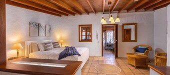 EL BARRANCO, exclusive canarian villa