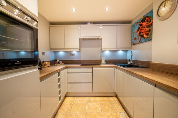 Oven, stovetop, dishwasher, toaster