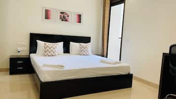 1 bedroom, desk, iron/ironing board, free WiFi