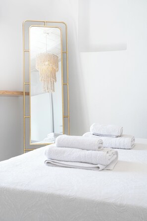 Apartamento familiar | Ropa de cama de alta calidad, colchones viscoelásticos, escritorio