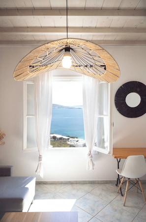 Honeymoon Suite | Living area - Amelie Suites (Mykonos)