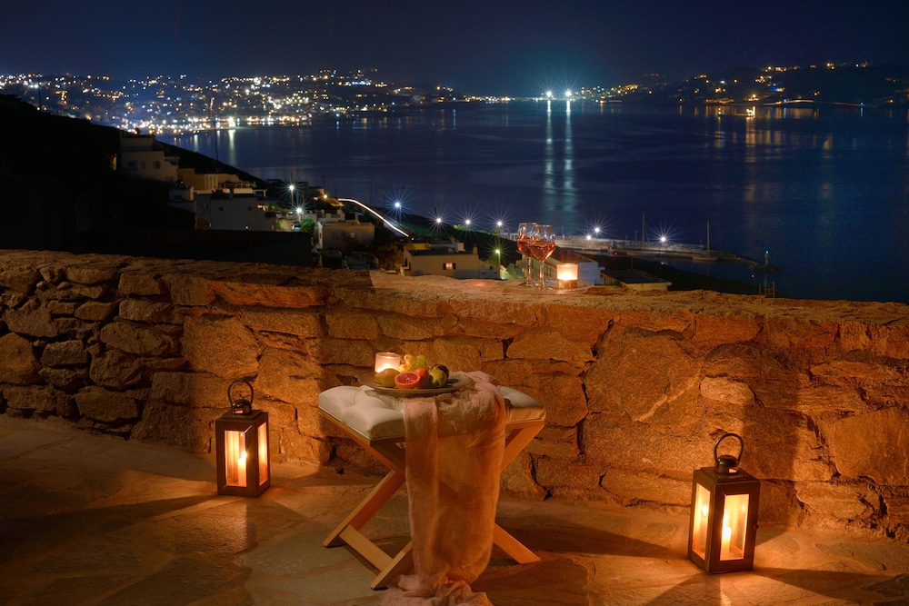 Amelie Suites image