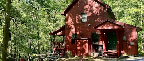 المنشأة من الخارج