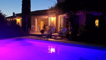 Piscine extérieure, piscine chauffée