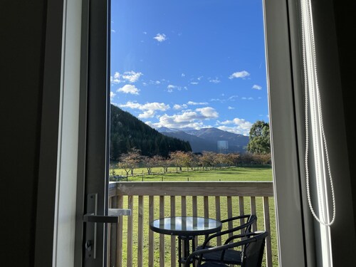 Chalet 4 (1 Bed) Pudding Hill