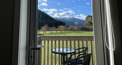 Chalet 4 (1 Bed) Pudding Hill