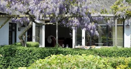 Stylish family home “De Kraggehof”