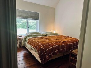 7 bedrooms, iron/ironing board, travel cot, WiFi