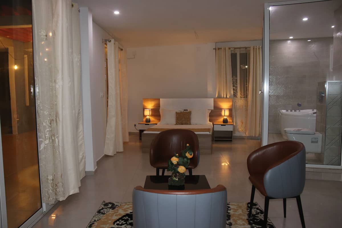 Panoramic Suite, Jetted Tub, Sea View | Room amenity