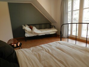 4 Schlafzimmer, Schreibtisch, Bügeleisen/Bügelbrett, kostenloses WLAN