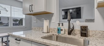 Charming 2BR Norfolk Home 2 blocks from Beach