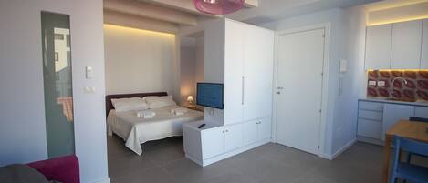 1 bedroom, iron/ironing board, free WiFi
