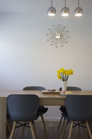 Dining - 3 Bedroom, Bright and Airy Bungalow in Monyash Village. Sleeps 6 (Bakewell, Derbyshire)