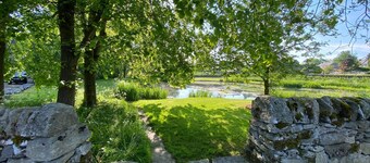 3 Bedroom, Bright and Airy Bungalow in Monyash Village. Sleeps 6