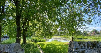 3 Bedroom, Bright and Airy Bungalow in Monyash Village. Sleeps 6