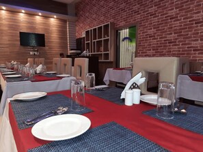 Free daily continental breakfast - Hotel Swagat (Dhubri)