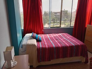 Apartament | 1 dormitori, espai de treball apte per a portàtils i wifi gratuïta 