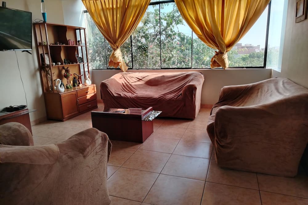 Chakana Family Home