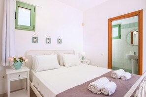 2 bedrooms, soundproofing, iron/ironing board, travel crib