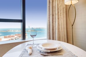 Luxury Apartment | In-room dining - Manzil - Studio | Palm Tower | Infinity pool view (Dubai)
