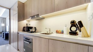 Luxury Apartment | Private kitchen - Manzil - Studio | Palm Tower | Infinity pool view (Dubai)