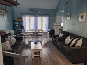 Smart TV - Family Fun!! 2 Blocks From- Famous Seaside Heights Boardwalk & Beach!! 3Br/2Fb (Seaside Heights)