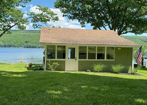 Exterior - Cozy Lake Front Cottage  (Honeoye)
