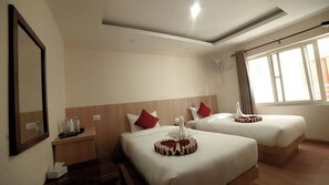 Deluxe Twin Room | Premium bedding, soundproofing, free WiFi, bed sheets - Hotel Namaskar (Kathmandu)