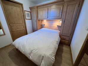 3 soverom, strykejern/-brett, reiseseng for barn og wi-fi