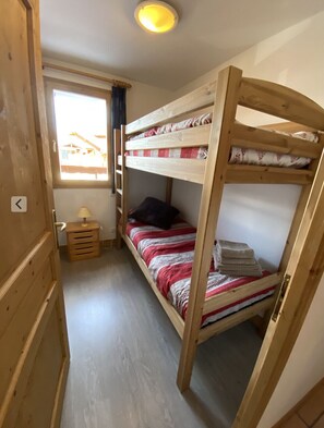 3 bedrooms, iron/ironing board, travel cot, WiFi
